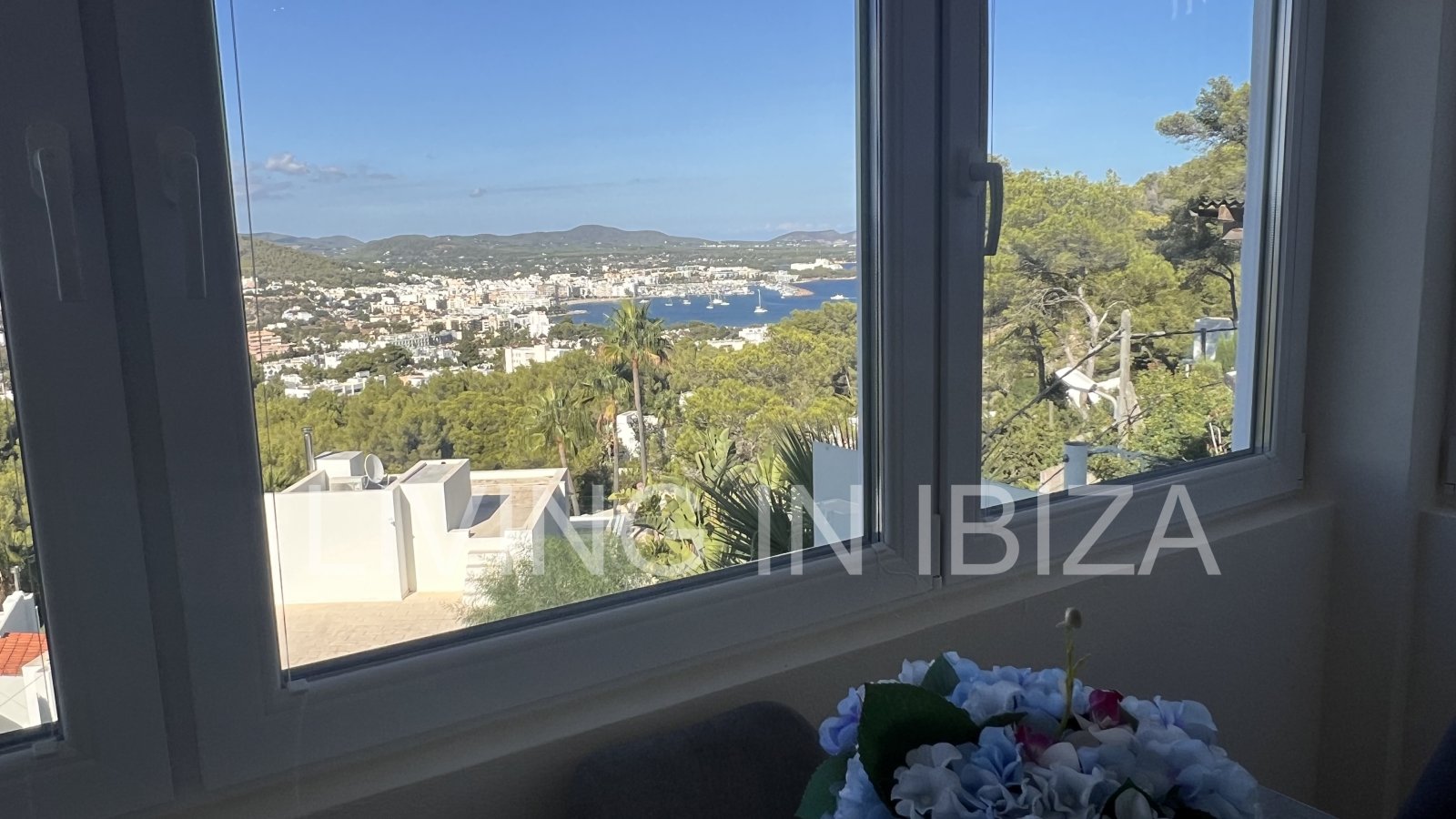 Siesta: Venta de ático en la isla de Ibiza. Elegancia y vistas espectaculares al mar Mediterráneo. En la tranquila y codiciada zona de Siesta 