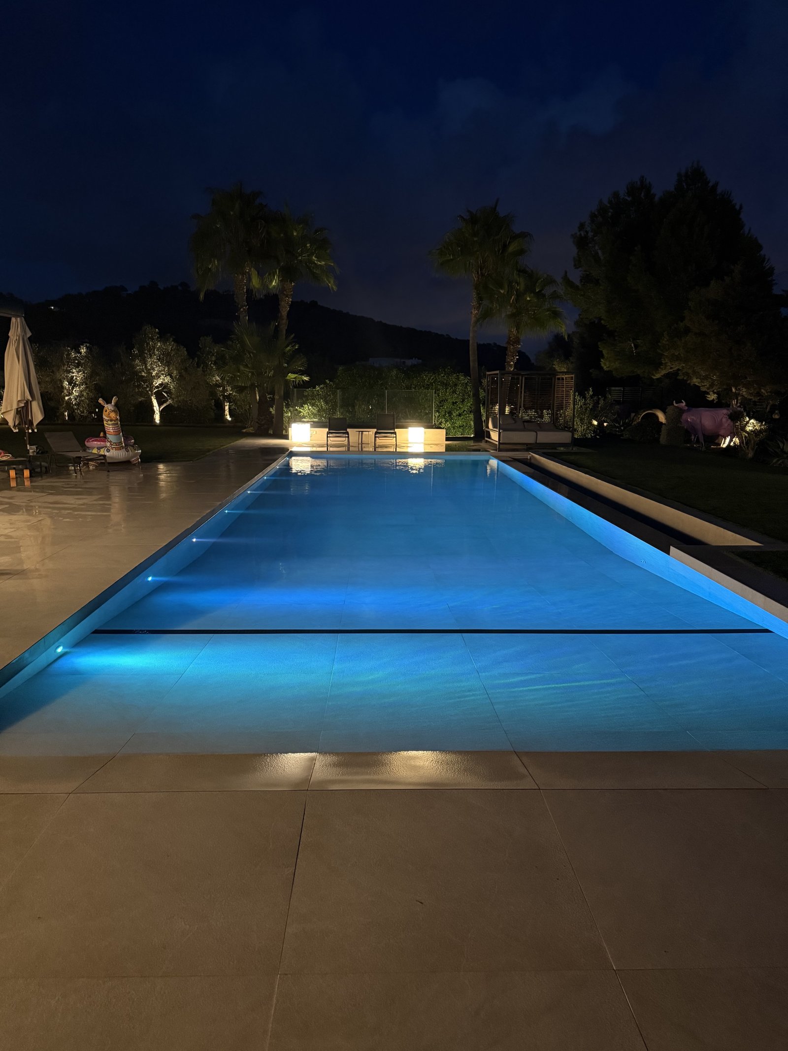 Se alquila máximo 10 meses. Villa de diseño en la zona de Sant Jordi, Ibiza · Estilo moderno · Impresionantes vistas al entorno verde y piscina
