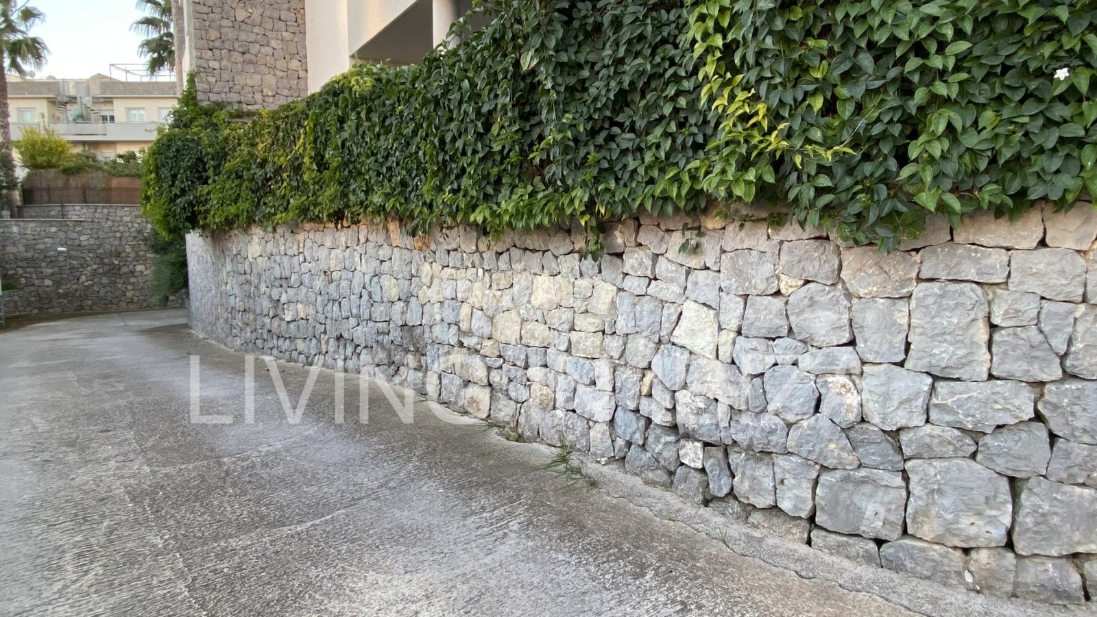 Plaza de aparcamiento en alquiler – Edificio ubicado en la calle Sa Sequia de Mallorqui, Santa Eulalia del Río, Ibiza