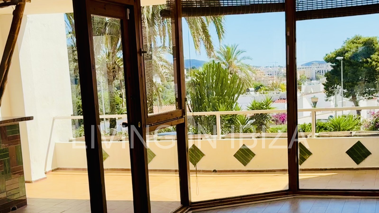 Piso en venta: vivienda de 92 m² ubicada en la tranquila y codiciada zona de Siesta, en Santa Eulalia del Río (Ibiza).