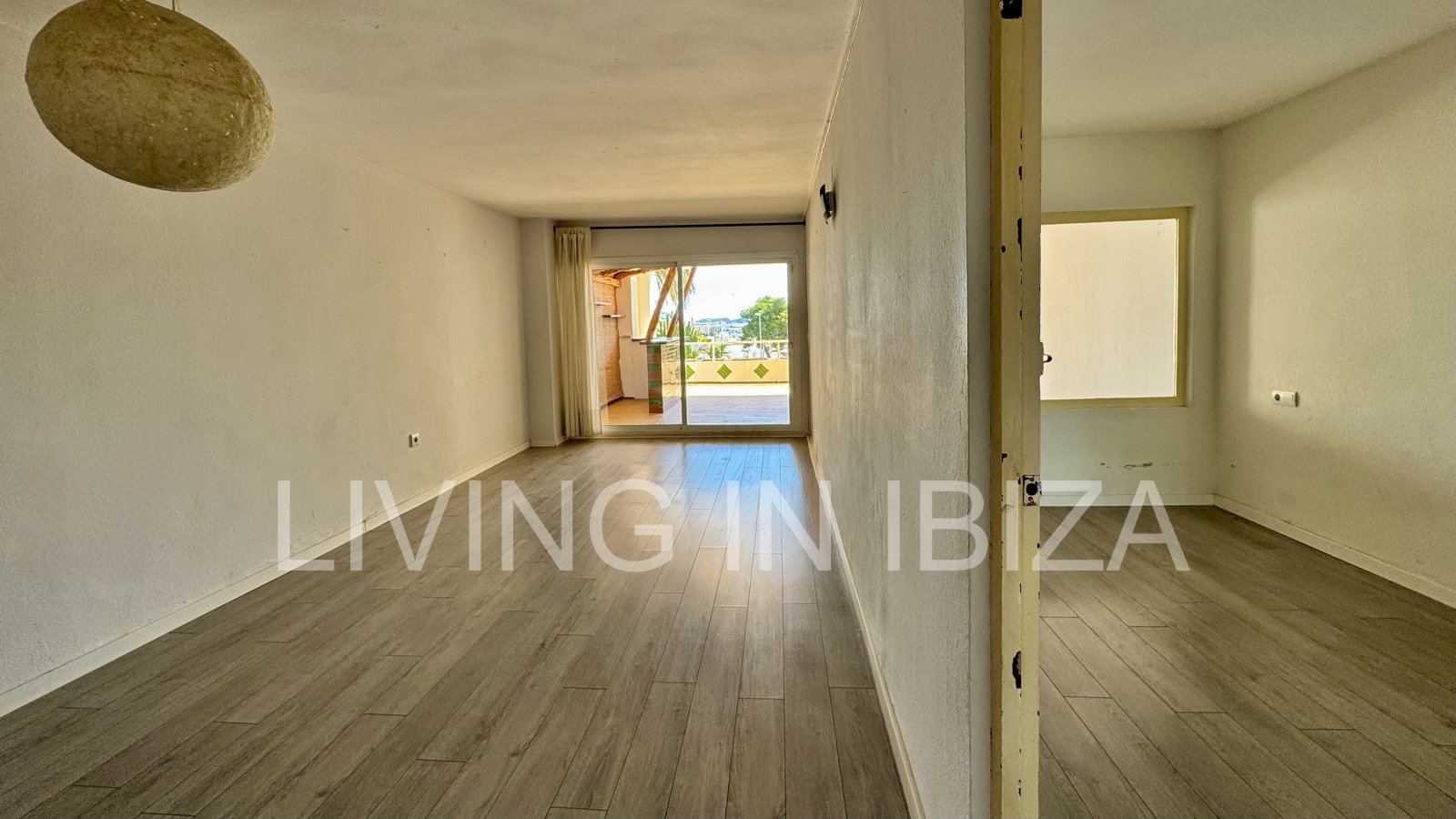 Piso en venta: vivienda de 92 m² ubicada en la tranquila y codiciada zona de Siesta, en Santa Eulalia del Río (Ibiza).