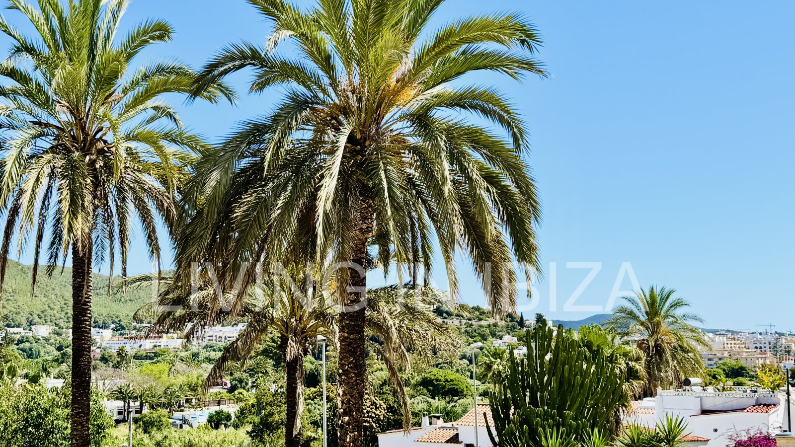 Piso en venta: vivienda de 92 m² ubicada en la tranquila y codiciada zona de Siesta, en Santa Eulalia del Río (Ibiza).
