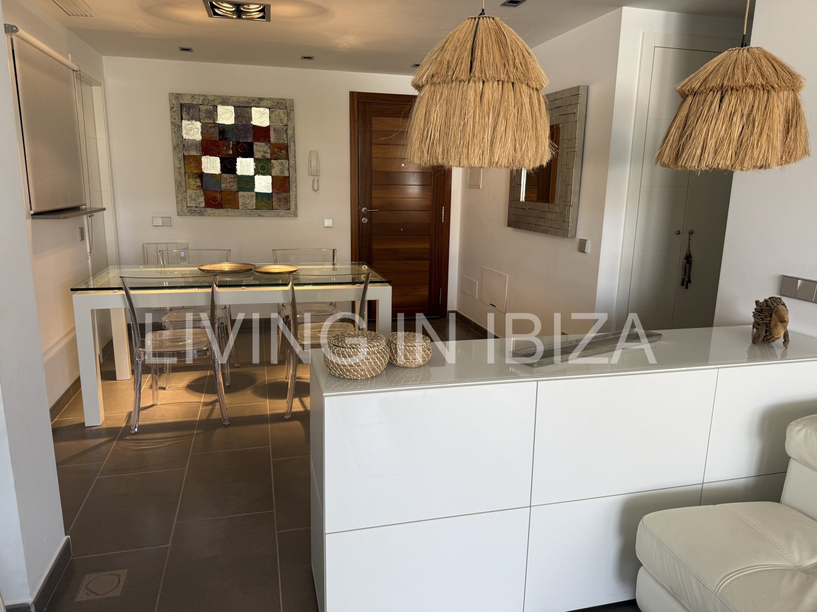 Alquiler anual en San José, Ibiza – Elegante apartamento de 2 dormitorios con piscina y parking