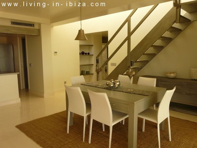 Ático de lujo en venta, gran terraza solarium, jacuzzi, 4 dormitorios, vistas al mar, garaje, lugar privilegiado en Cala Leña -Nova, acceso privado a playa