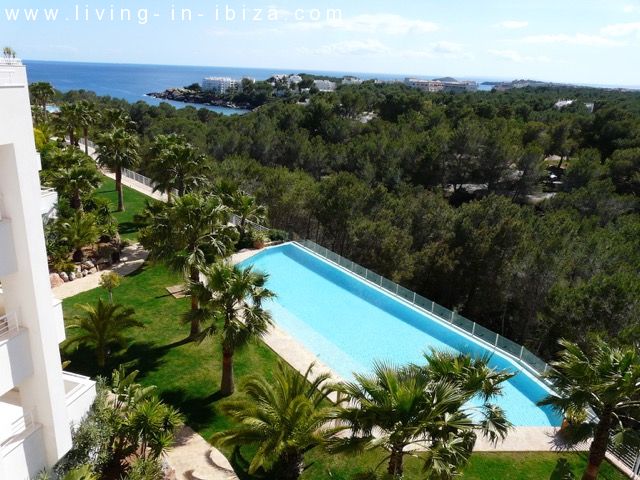 Ático de lujo en venta, gran terraza solarium, jacuzzi, 4 dormitorios, vistas al mar, garaje, lugar privilegiado en Cala Leña -Nova, acceso privado a playa