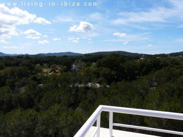Ático de lujo en venta, gran terraza solarium, jacuzzi, 4 dormitorios, vistas al mar, garaje, lugar privilegiado en Cala Leña -Nova, acceso privado a playa