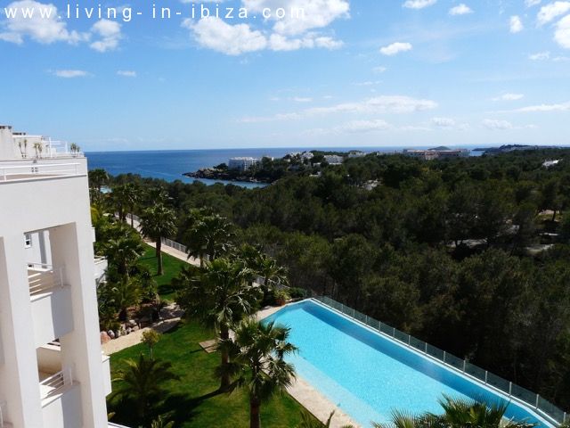 Ático de lujo en venta, gran terraza solarium, jacuzzi, 4 dormitorios, vistas al mar, garaje, lugar privilegiado en Cala Leña -Nova, acceso privado a playa