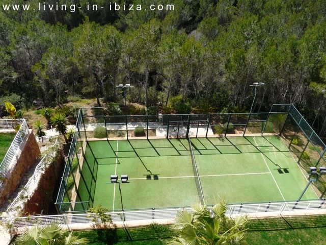Ático de lujo en venta, gran terraza solarium, jacuzzi, 4 dormitorios, vistas al mar, garaje, lugar privilegiado en Cala Leña -Nova, acceso privado a playa