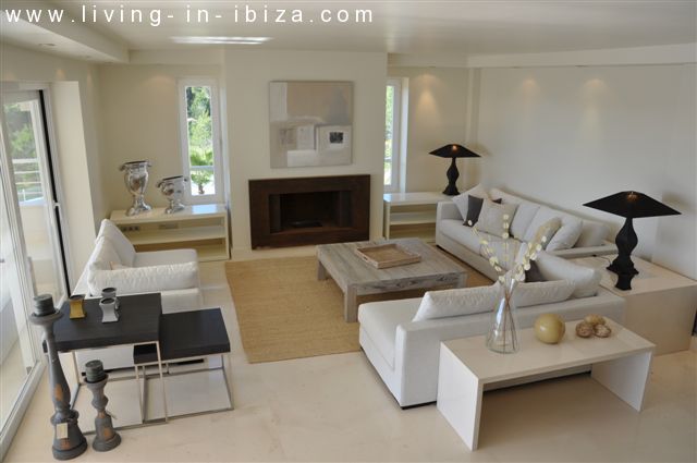 Ático de lujo en venta, gran terraza solarium, jacuzzi, 4 dormitorios, vistas al mar, garaje, lugar privilegiado en Cala Leña -Nova, acceso privado a playa