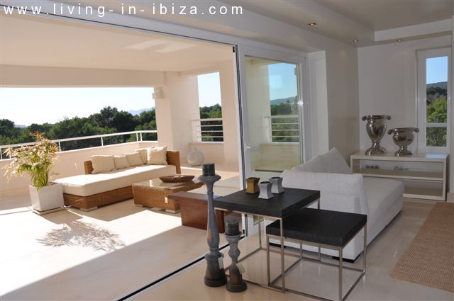 Ático de lujo en venta, gran terraza solarium, jacuzzi, 4 dormitorios, vistas al mar, garaje, lugar privilegiado en Cala Leña -Nova, acceso privado a playa